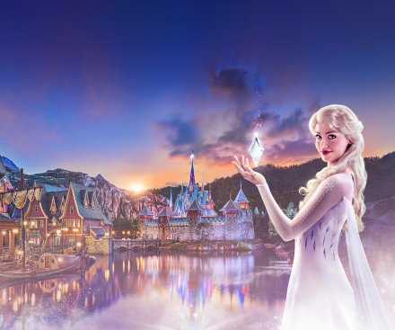 Elsa in World of Frozen at Disneyland Paris